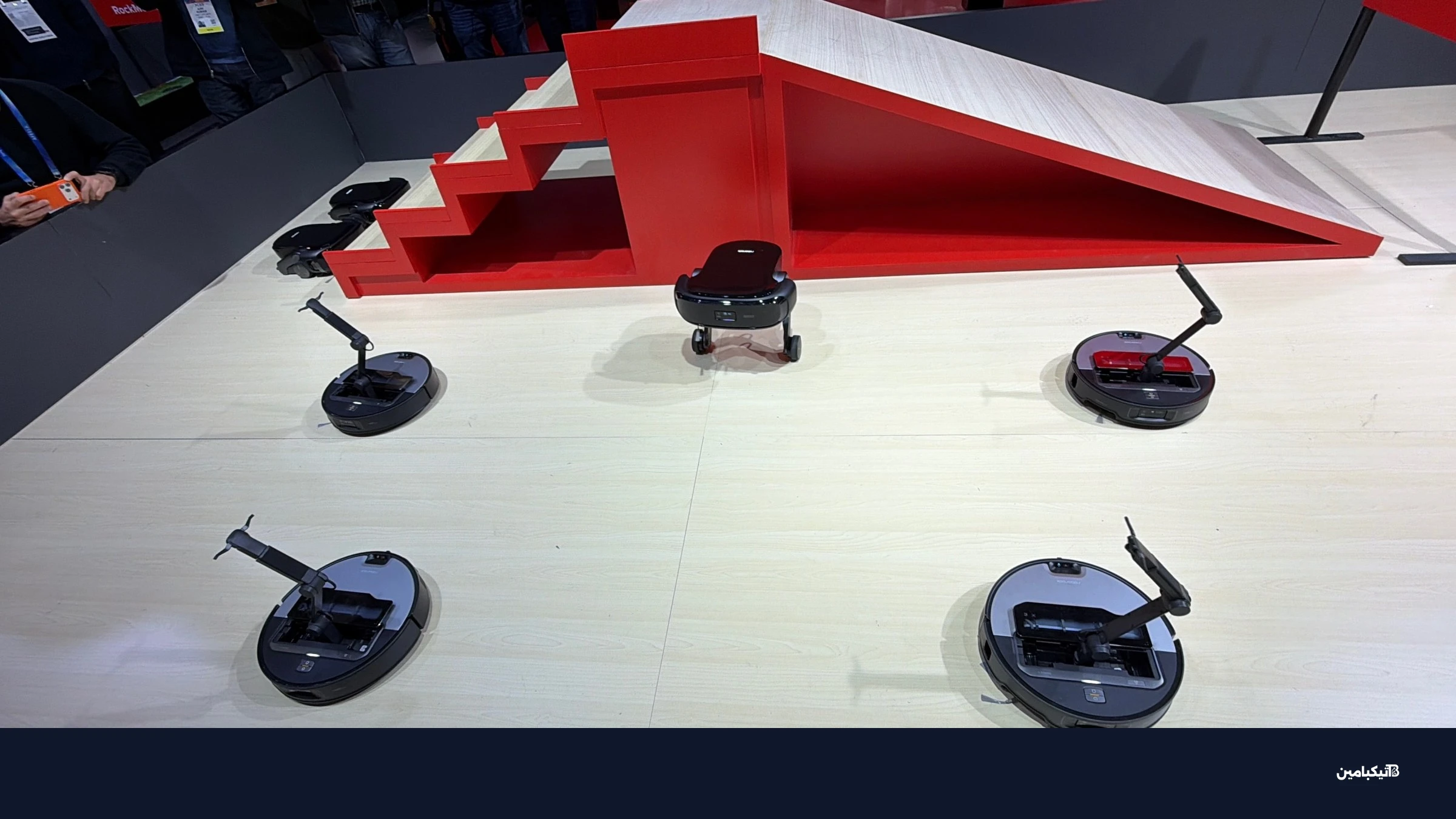 روبوروك Saros Rover يرقص في معرض CES 2026