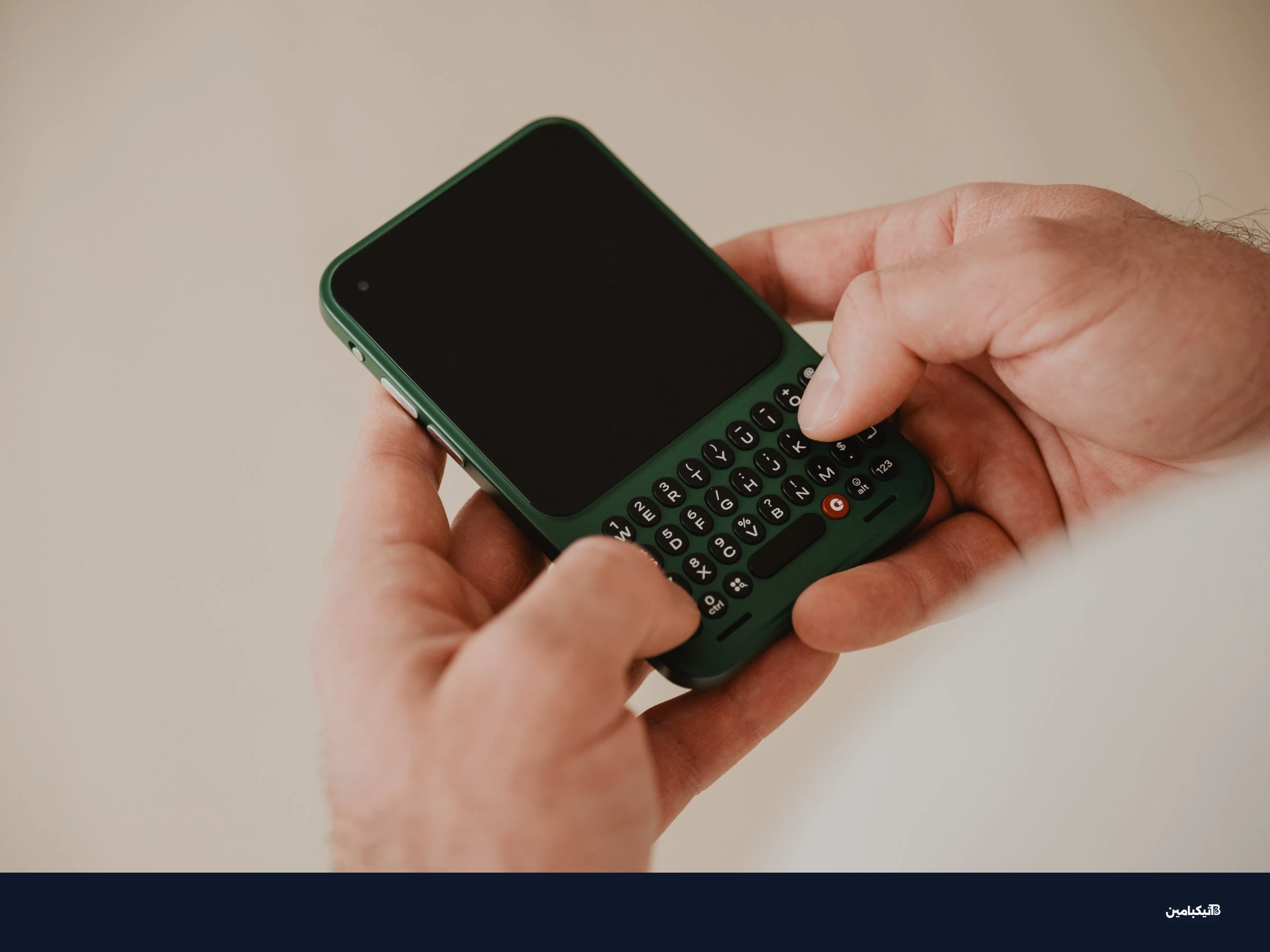 Clicks Communicator in green.