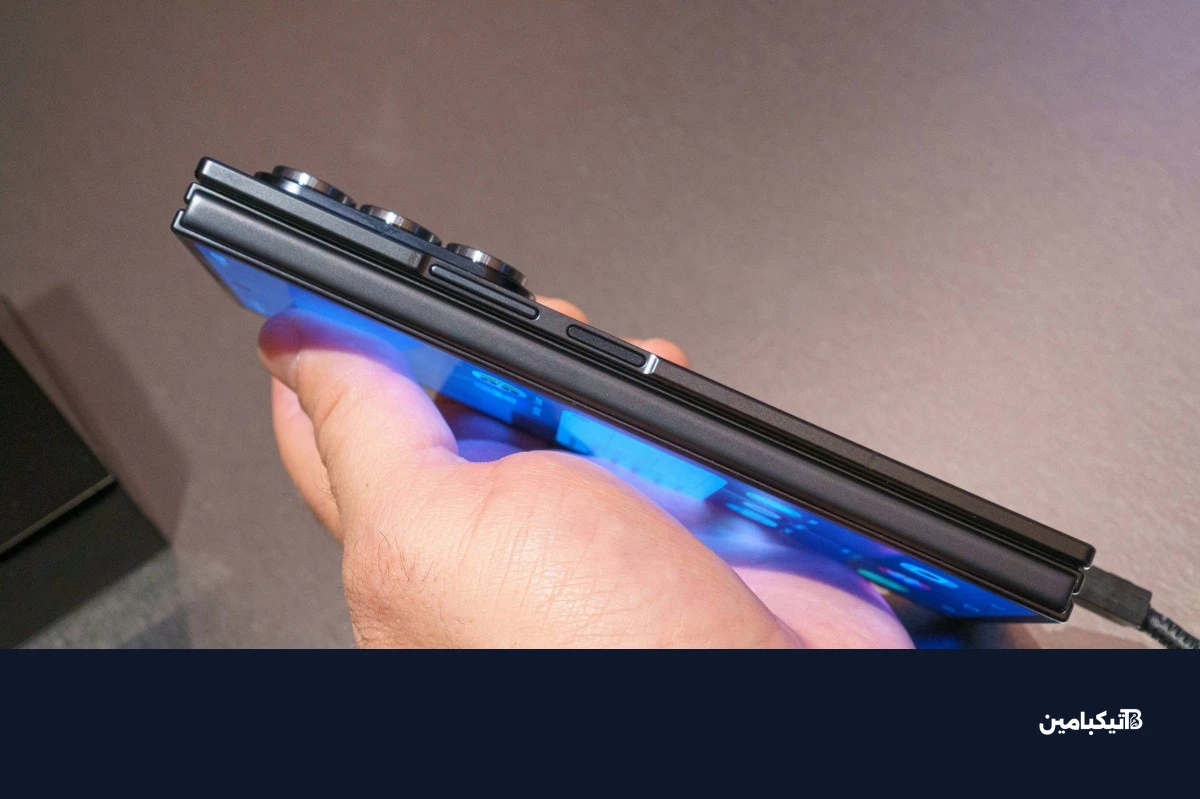 أزرار التحكم الجانبية ومستشعر البصمة في هاتف سامسونج