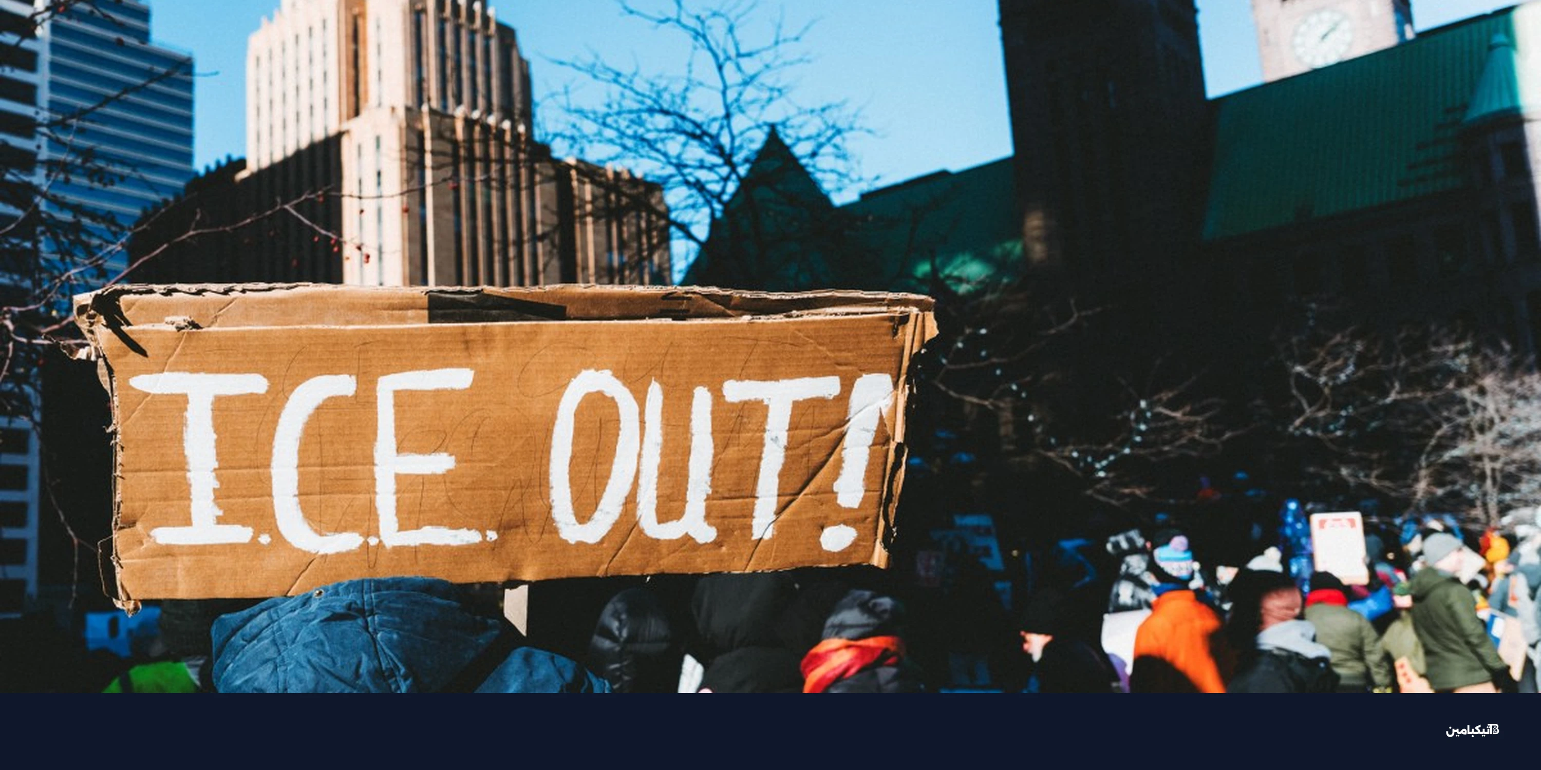 الهواتف الذكية: كيف أصبحت السلاح الأقوى في يد الجمهور؟