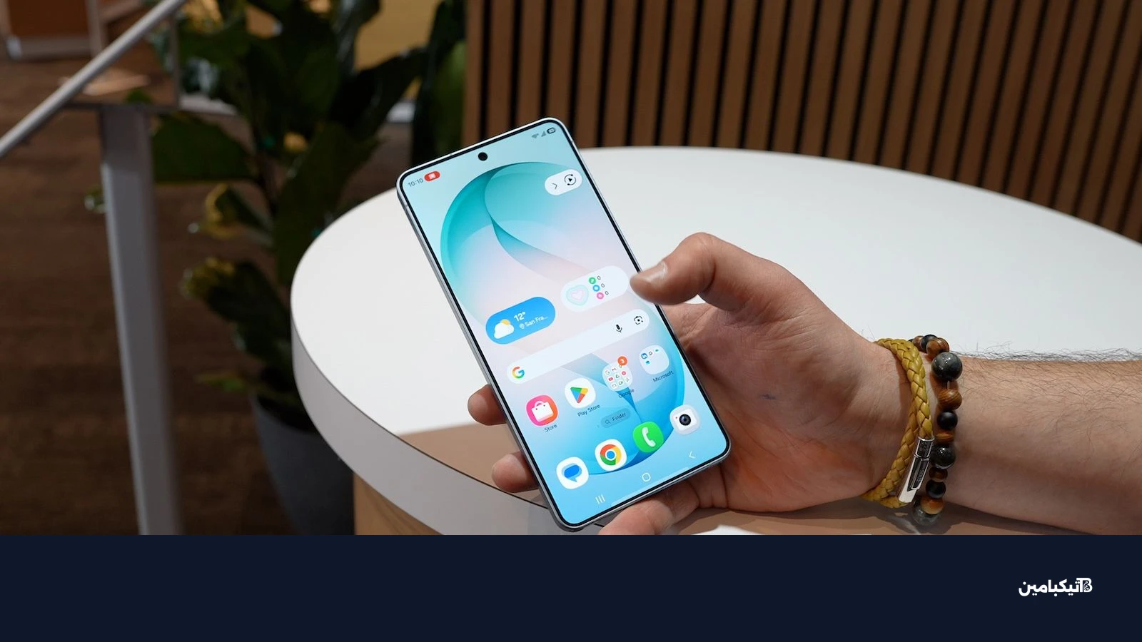 samsung s26 ultra hand