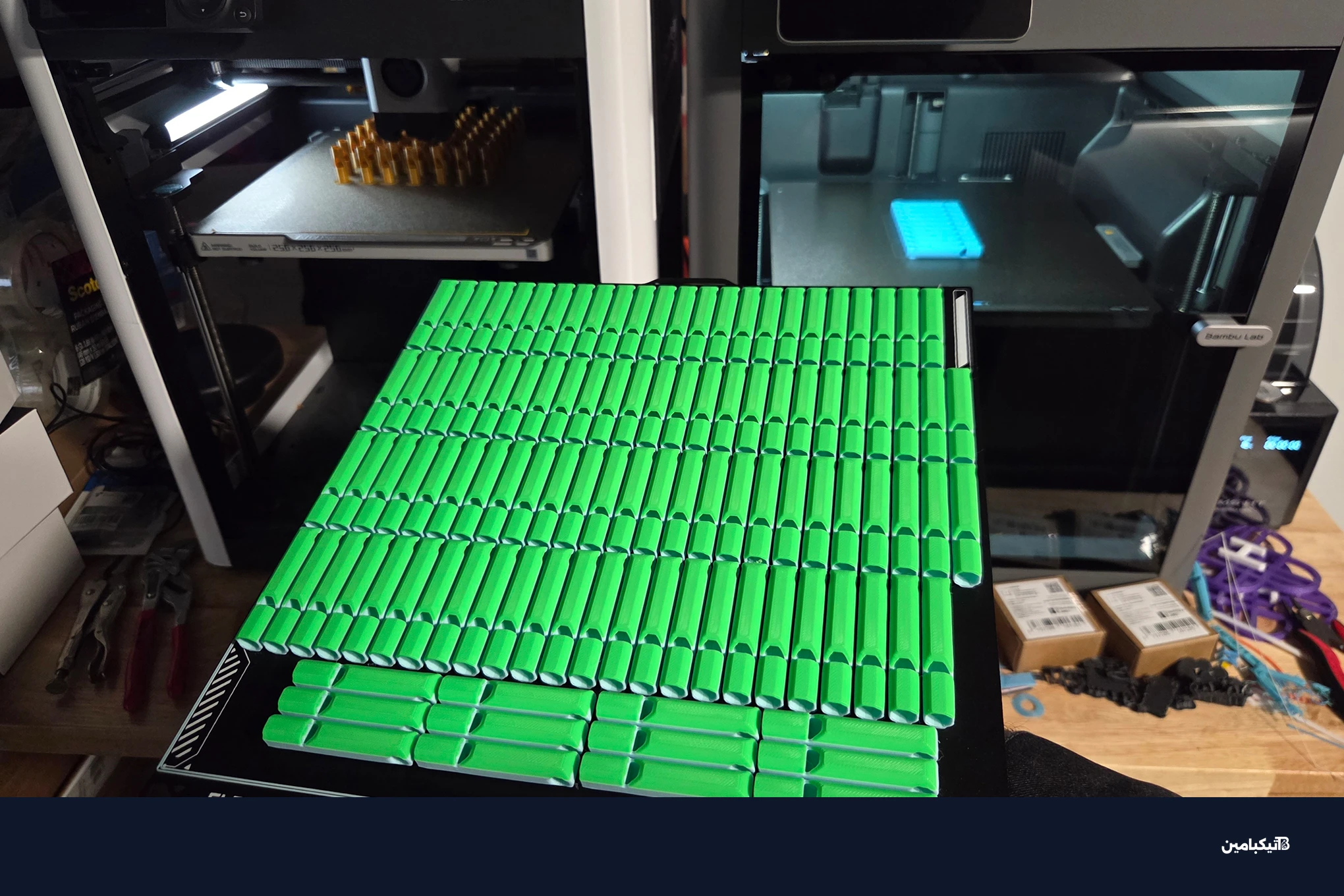 مجموعة من الصفارات المطبوعة ثلاثية الأبعاد بألوان مختلفة