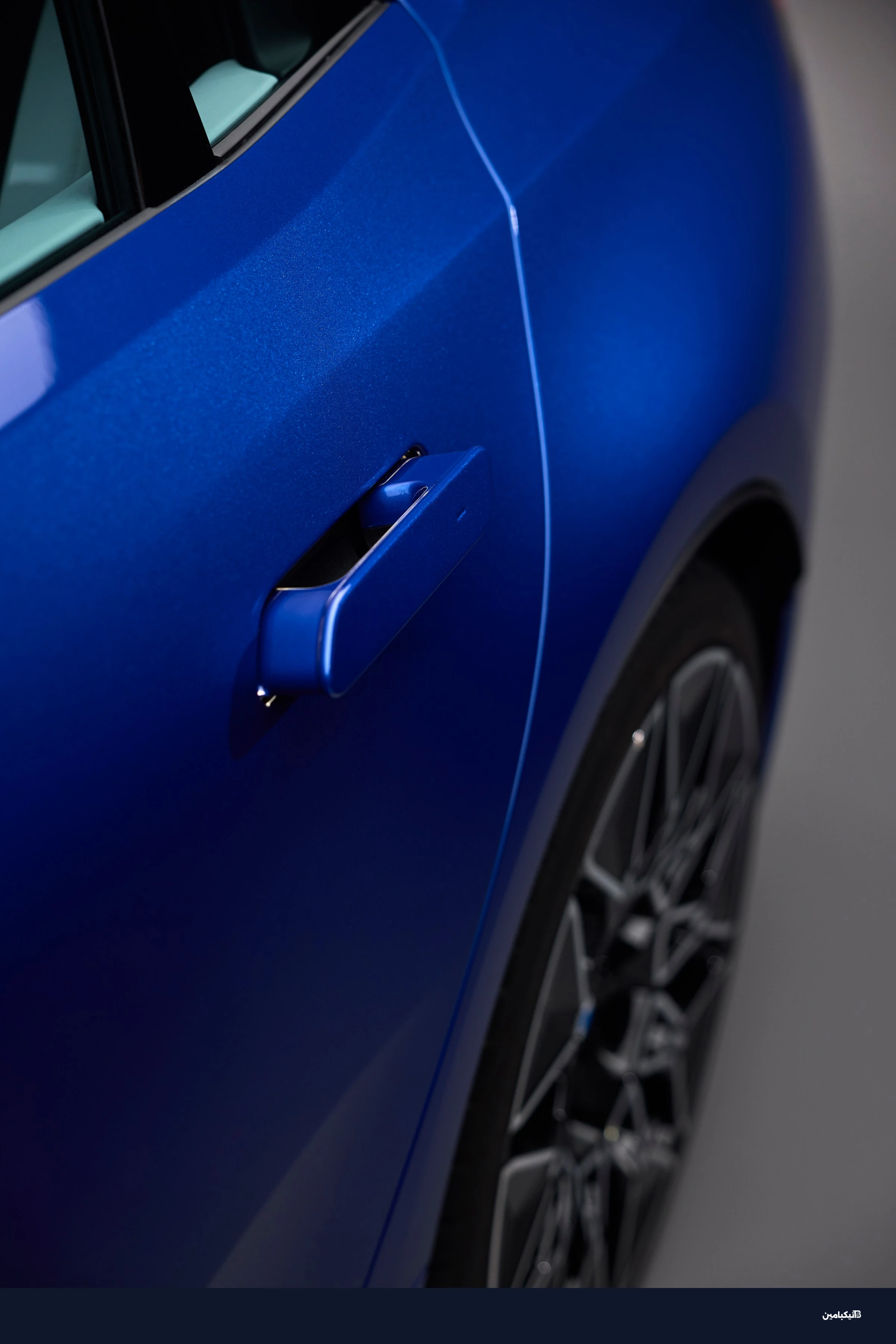 الخلفية لسيارة بي إم دبليو i3