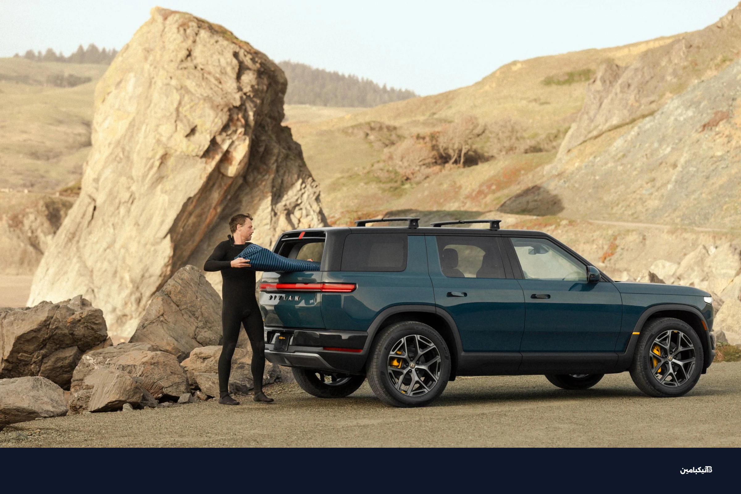 واجهة سيارة ريفيان