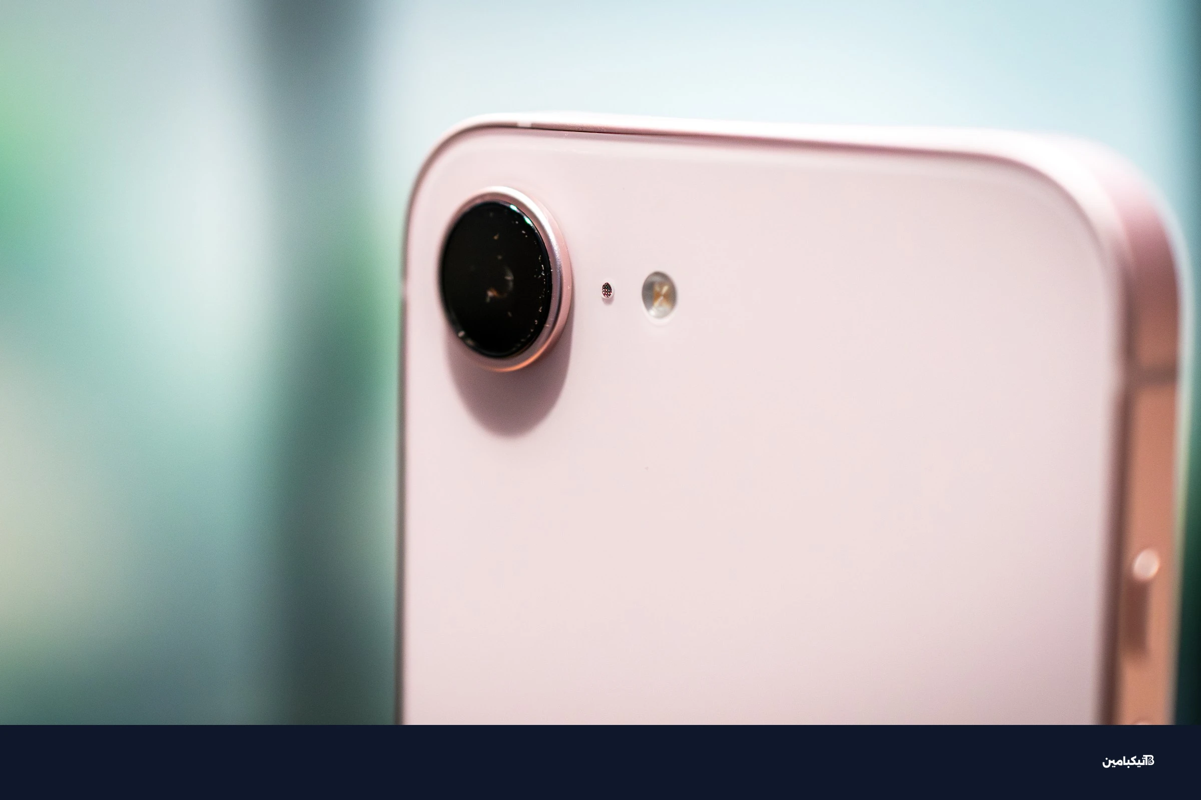 شاحن MagSafe على آيفون 17e