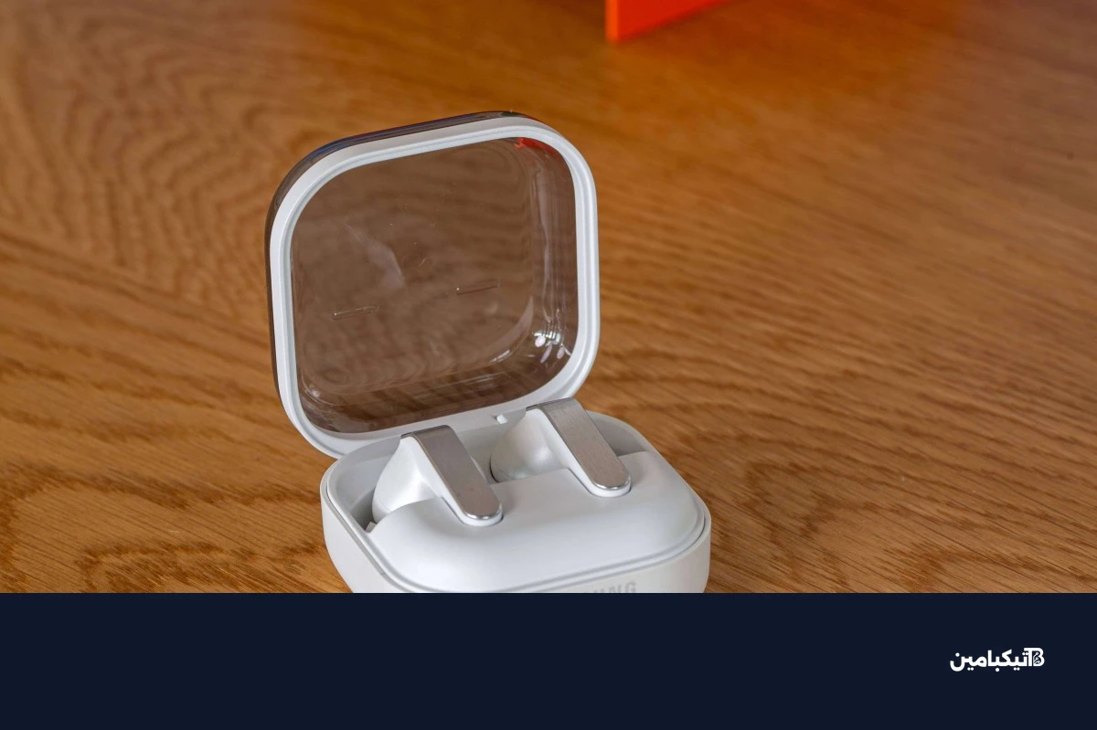 علبة سماعات سامسونج Galaxy Buds4 Pro الشفافة