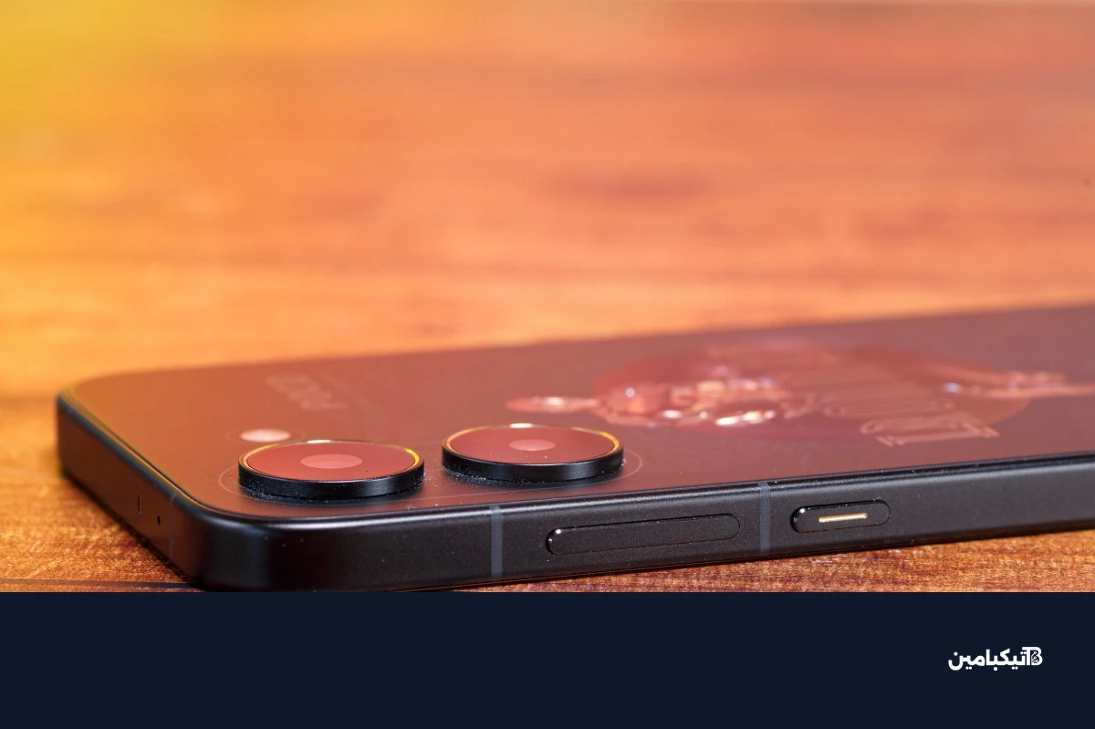 اللمسات الذهبية على إطار الكاميرا