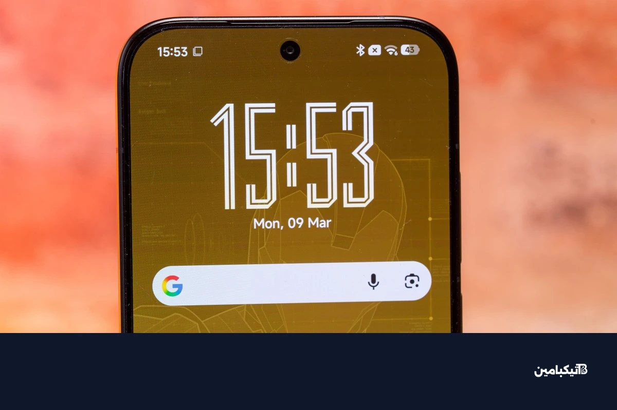 ثقب الكاميرا الأمامية