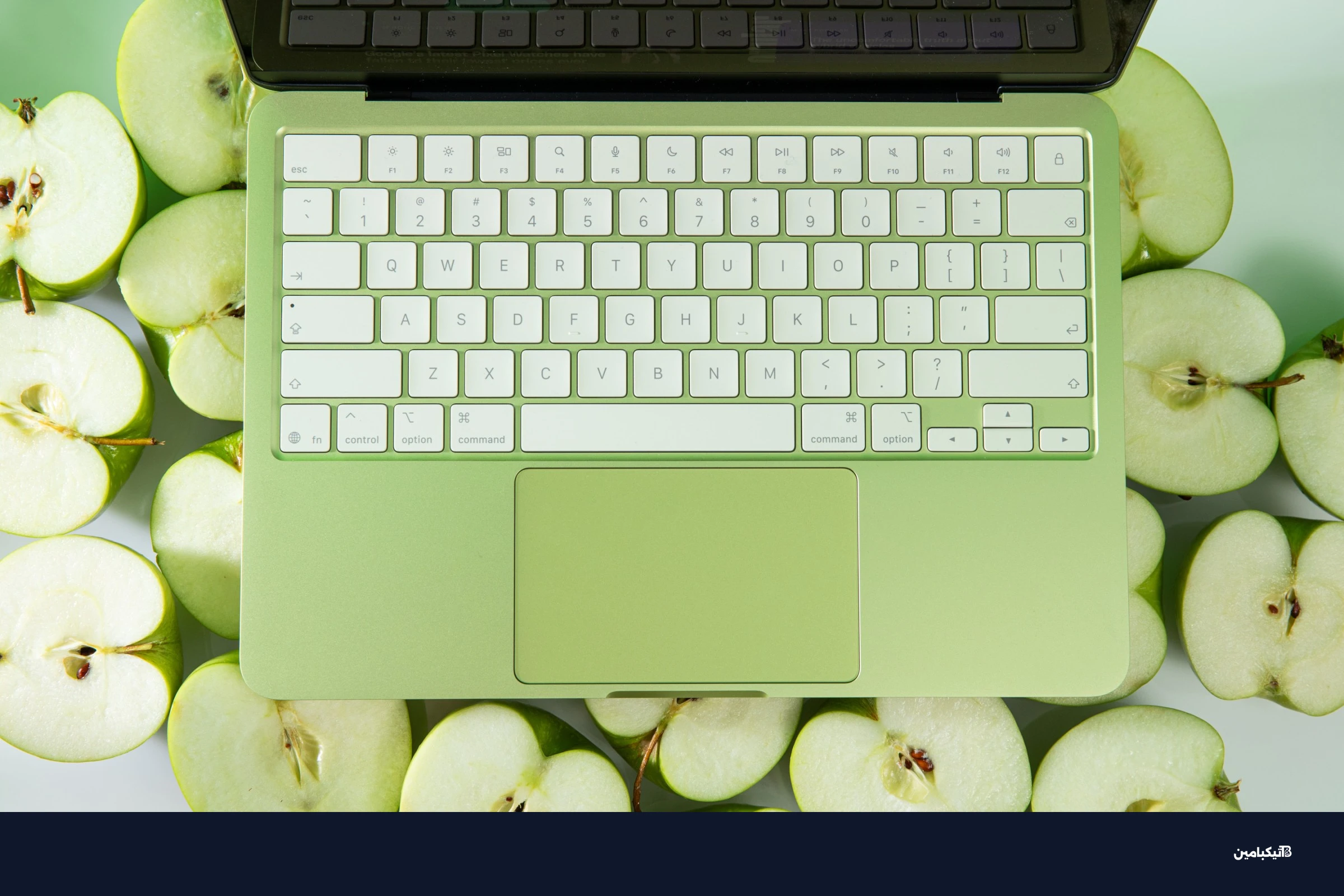 آبل تحديثت أساطير جميع لوحات المفاتيح لابتوف الجديدة. الآن، مفاتيح Return و Shift و Caps Lock و Tab و Backspace هي رموز بدلاً من كلمات