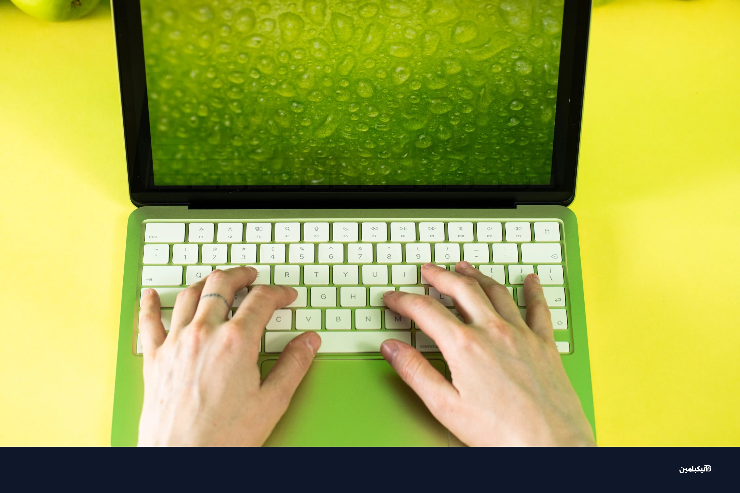 زاوية جانبية لماك بوك Neo