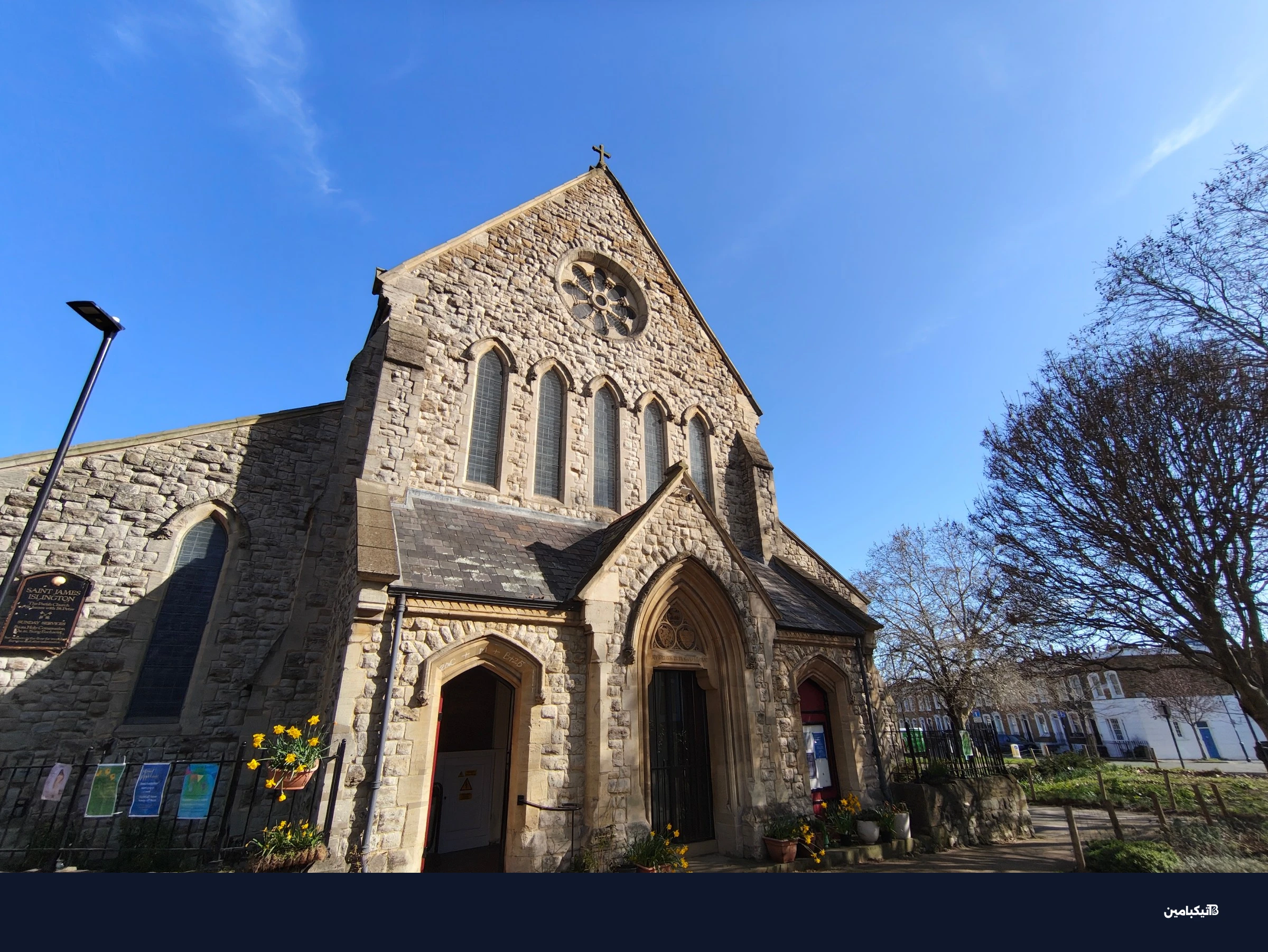 سترى بعض التباين في الألوان أثناء انتقالك بين العدسات الثلاث، لكنه ليس سيئاً للغاية.