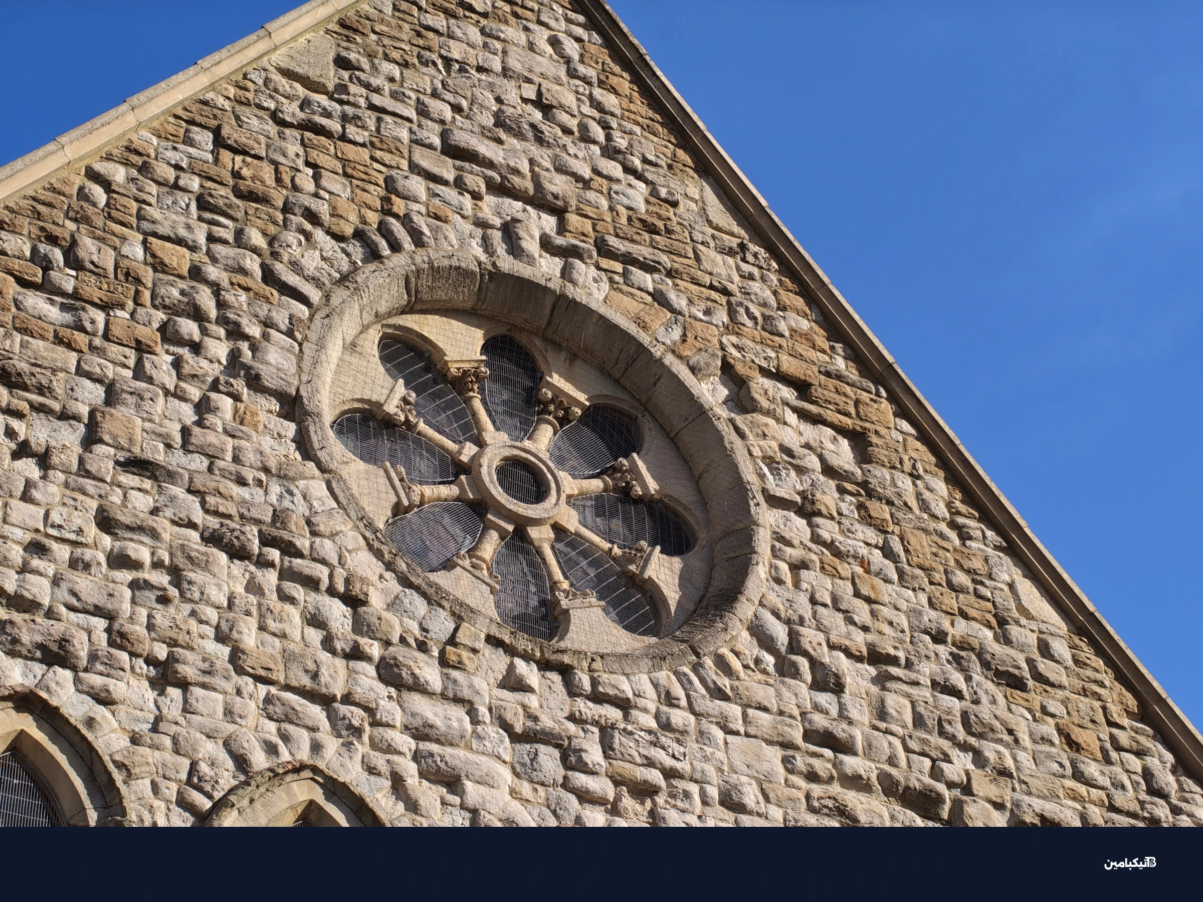 صورة إضافية من الكاميرا الرئيسية