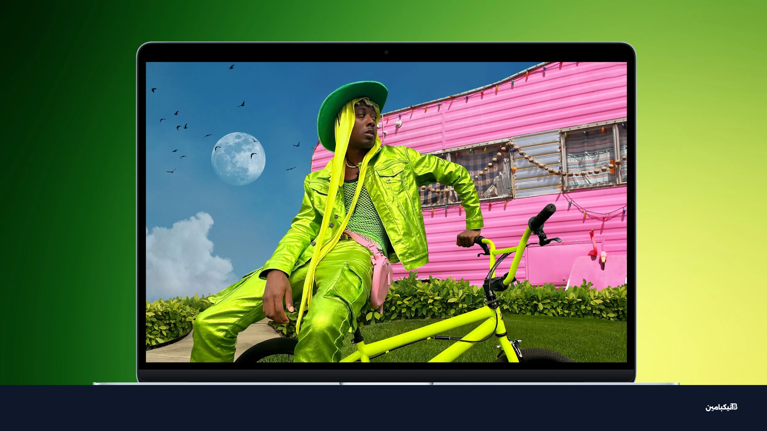 أبل ماك بوك إير M5 باللون الأخضر