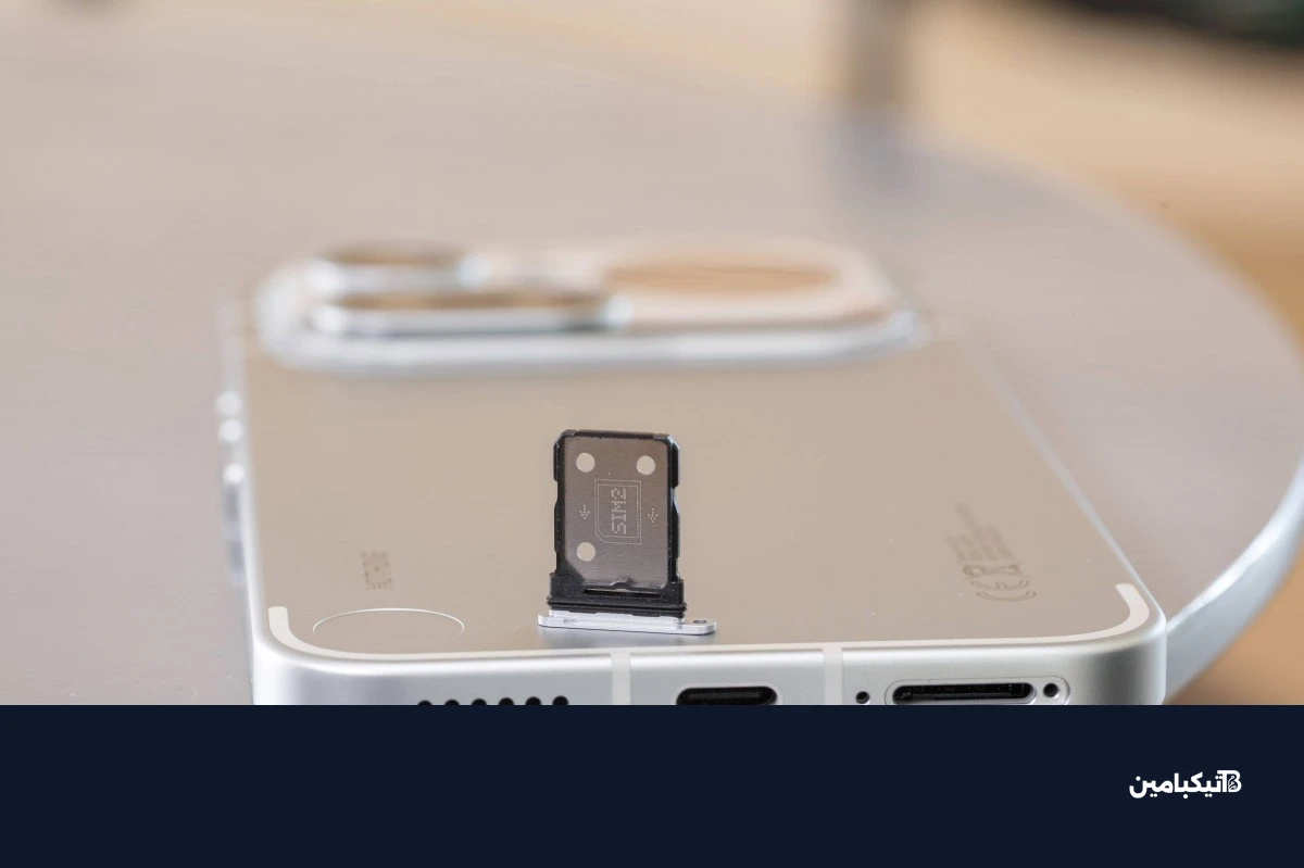 منفذ USB والاتصال في ناثينج فون 4a برو