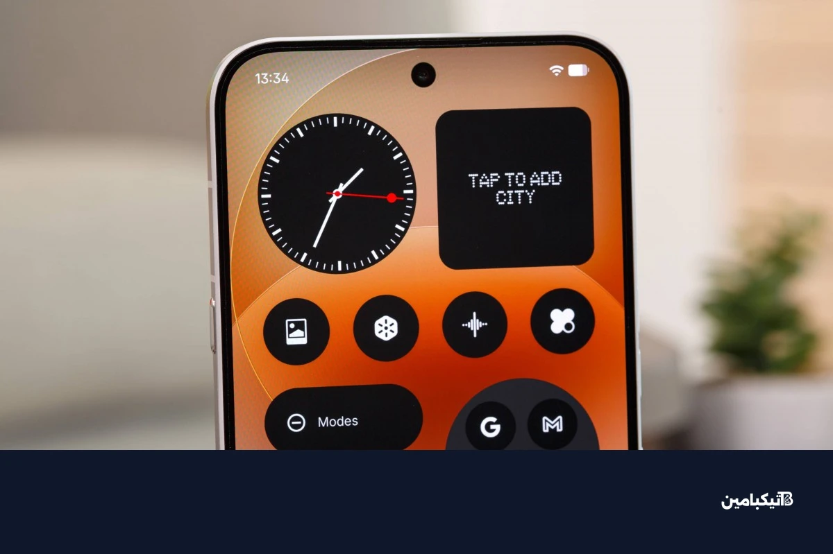 الواجهة الأمامية وشاشة ناثينج فون 4a برو