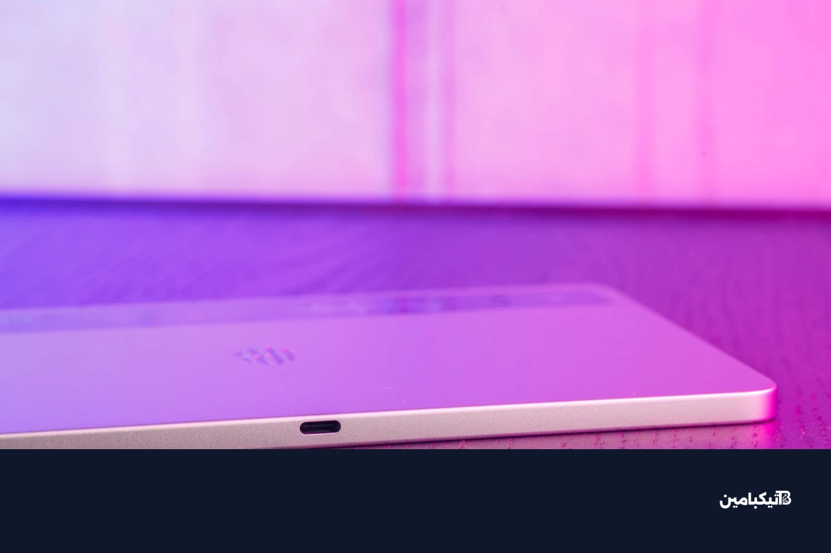 منفذا USB-C في ريد ماجيك أسترا 2