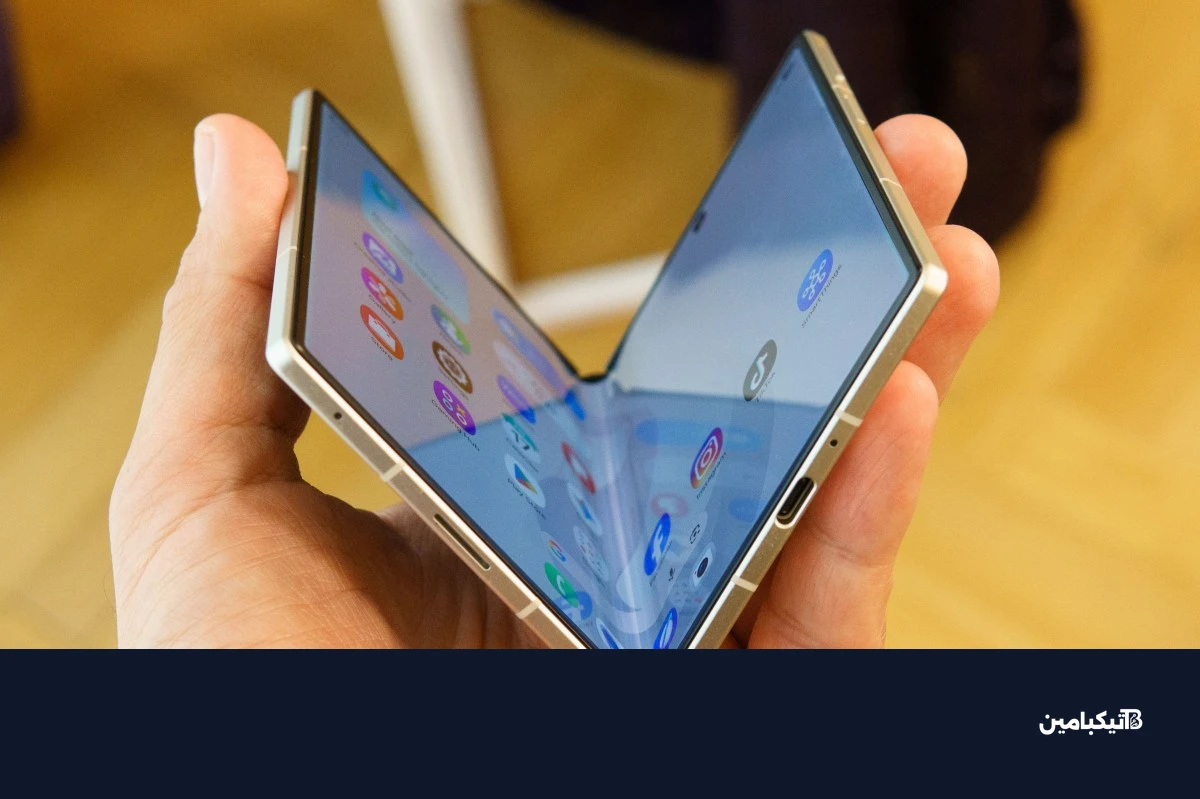 تصميم سامسونج Galaxy Z Fold8 أثناء الطي